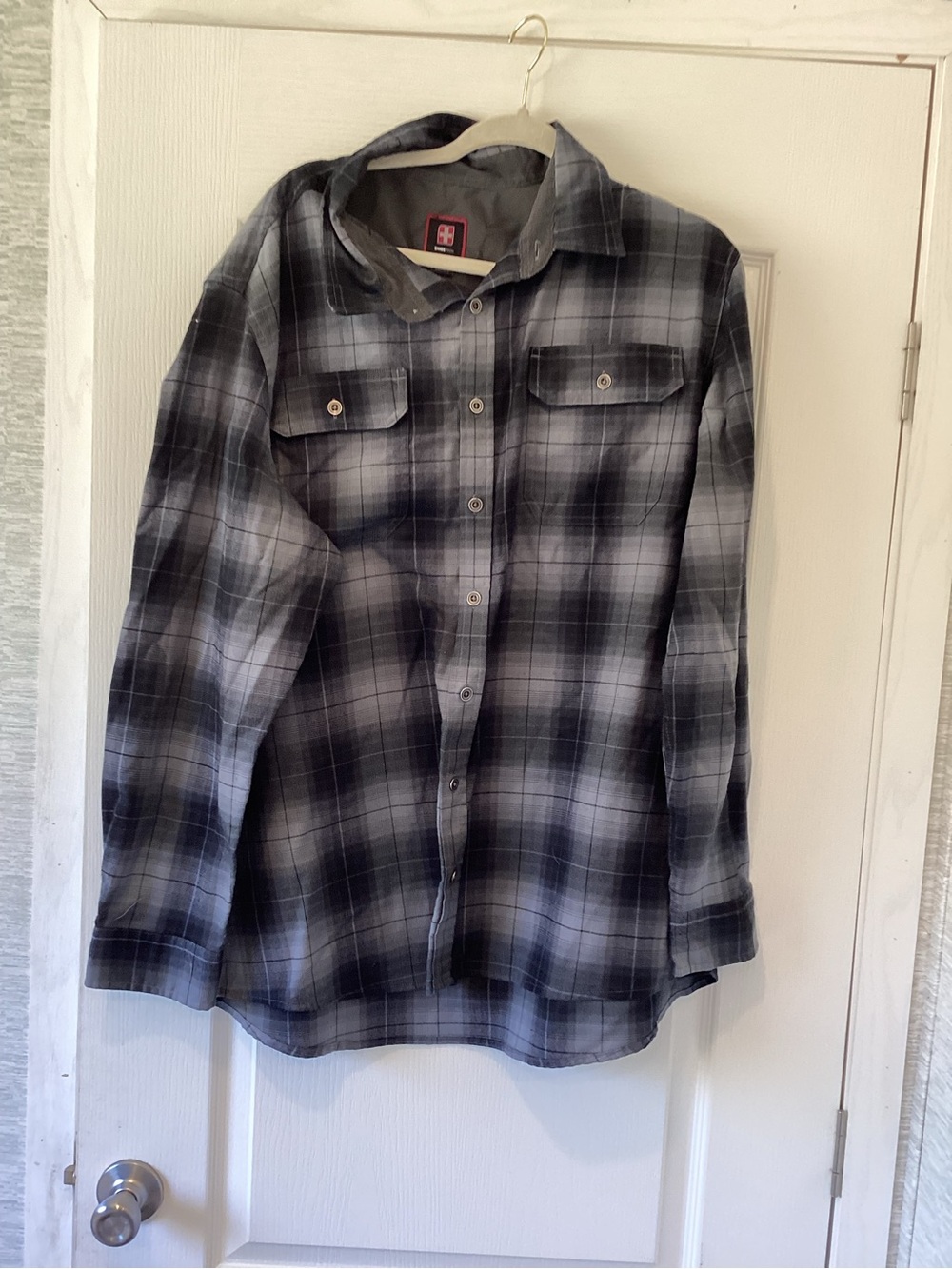 Swiss Tech Black and Gray Plaid Button-Down Shirt 2XL EUC